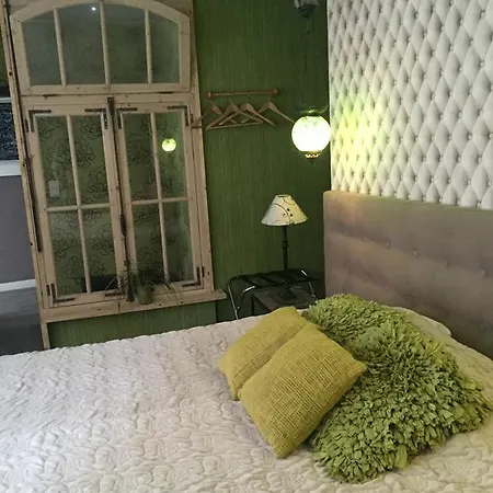 Con Ampere Bed and Breakfast 3*